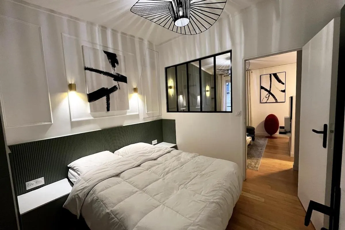 Apartment Arc De Triomphe | Champs Elysees - Magnifique T2 *