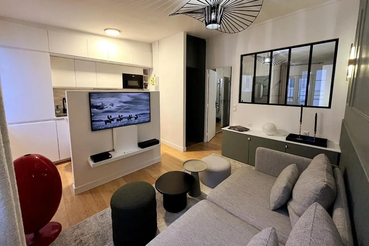 Apartment Arc De Triomphe | Champs Elysees - Magnifique T2